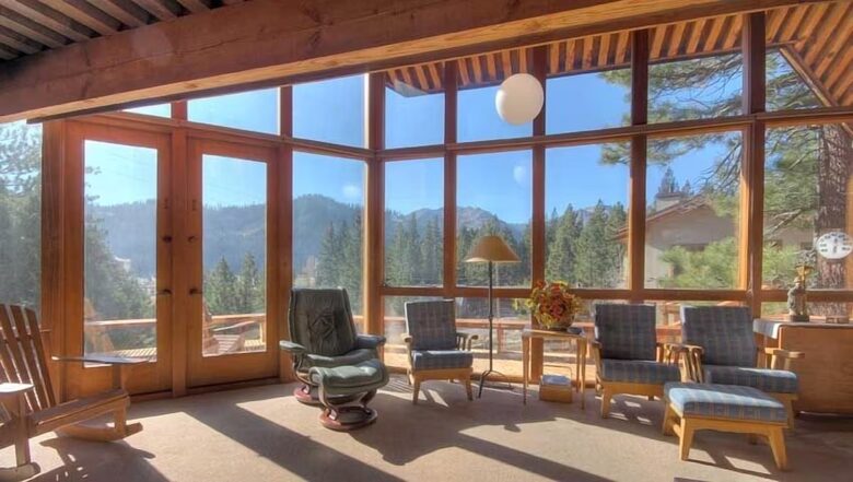 Historic Palisades Tahoe Retreat Near the Slopes - Olympic Valley, California