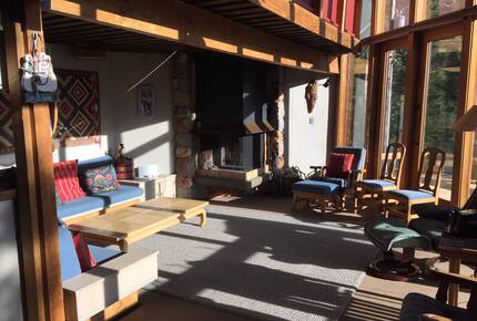 Historic Palisades Tahoe Retreat Near the Slopes - Olympic Valley, California