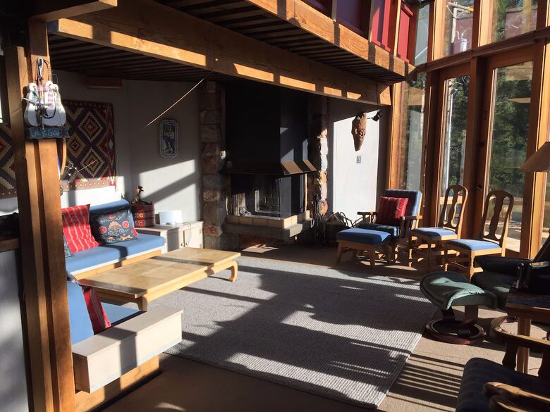 Historic Palisades Tahoe Retreat Near the Slopes - Olympic Valley, California