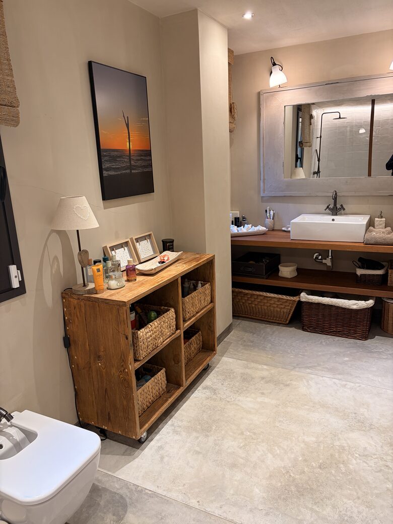 Single-Level Villa with Empordà Views - Palau Sator, Spain