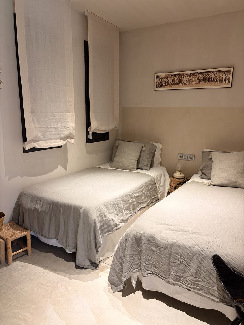 Single-Level Villa with Empordà Views - Palau Sator, Spain