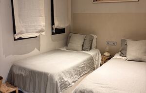 Single-Level Villa with Empordà Views - Palau Sator, Spain