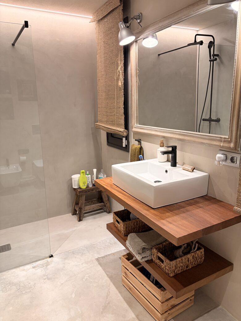 Single-Level Villa with Empordà Views - Palau Sator, Spain