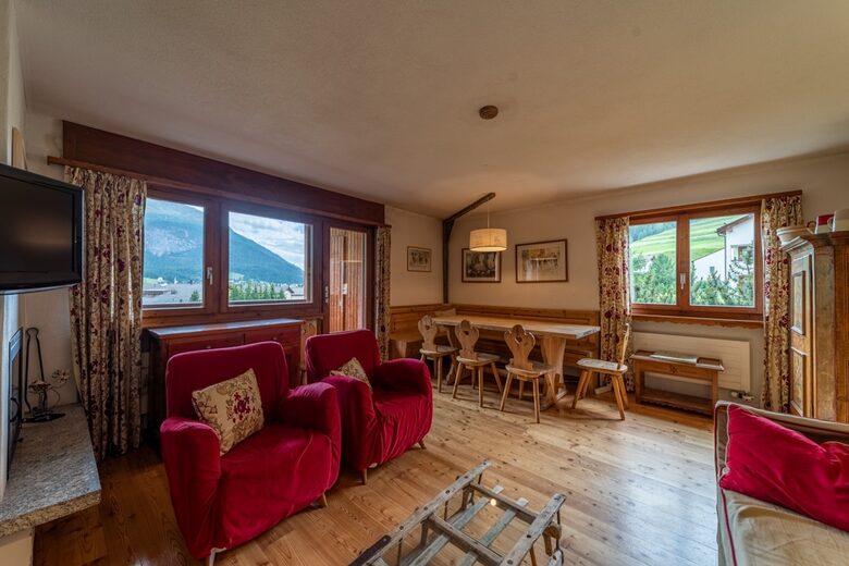 Elegant Ground-Floor Apartment with Shared Spa Access - Madulain, Switzerland