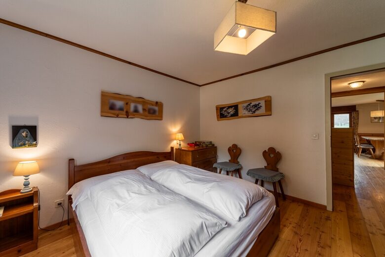 Elegant Ground-Floor Apartment with Shared Spa Access - Madulain, Switzerland