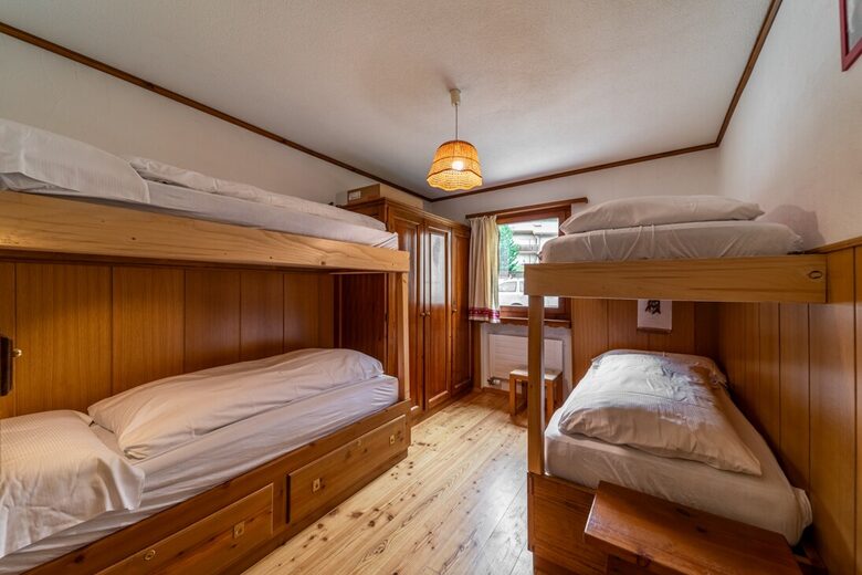 Elegant Ground-Floor Apartment with Shared Spa Access - Madulain, Switzerland