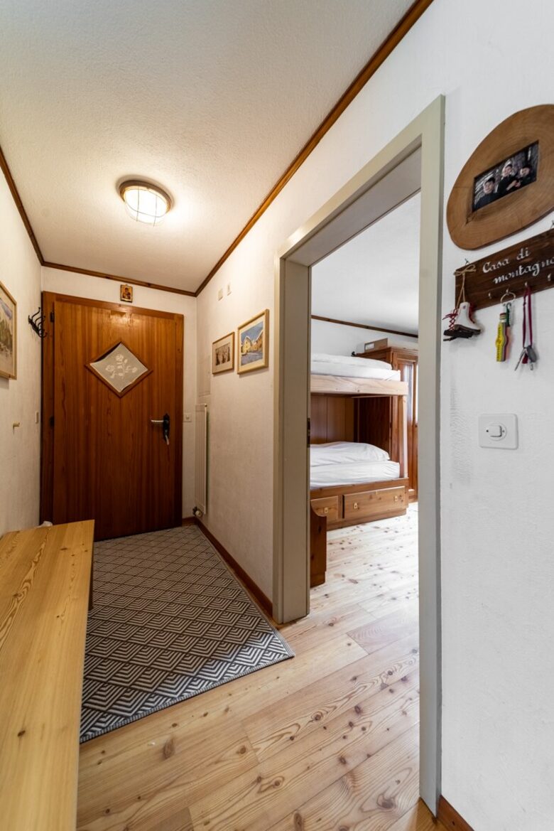 Elegant Ground-Floor Apartment with Shared Spa Access - Madulain, Switzerland