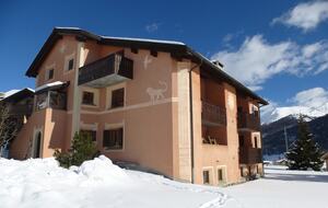 Elegant Ground-Floor Apartment with Shared Spa Access - Madulain, Switzerland