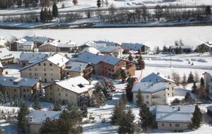 Elegant Ground-Floor Apartment with Shared Spa Access - Madulain, Switzerland