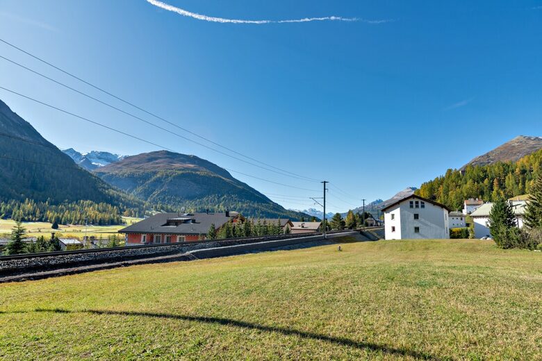 Elegant Ground-Floor Apartment with Shared Spa Access - Madulain, Switzerland