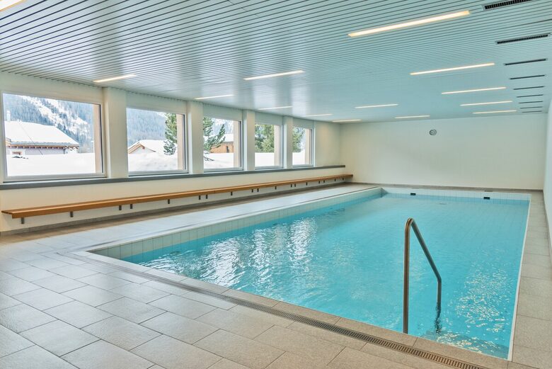 Elegant Ground-Floor Apartment with Shared Spa Access - Madulain, Switzerland