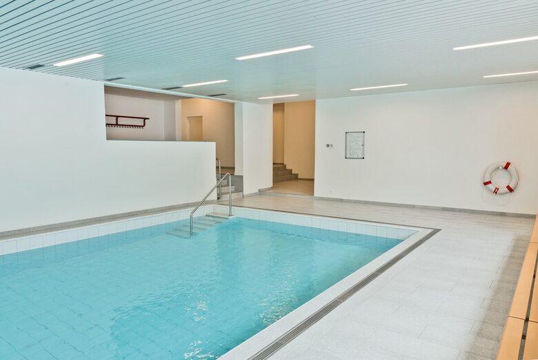 Elegant Ground-Floor Apartment with Shared Spa Access - Madulain, Switzerland