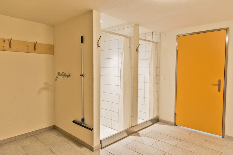 Elegant Ground-Floor Apartment with Shared Spa Access - Madulain, Switzerland