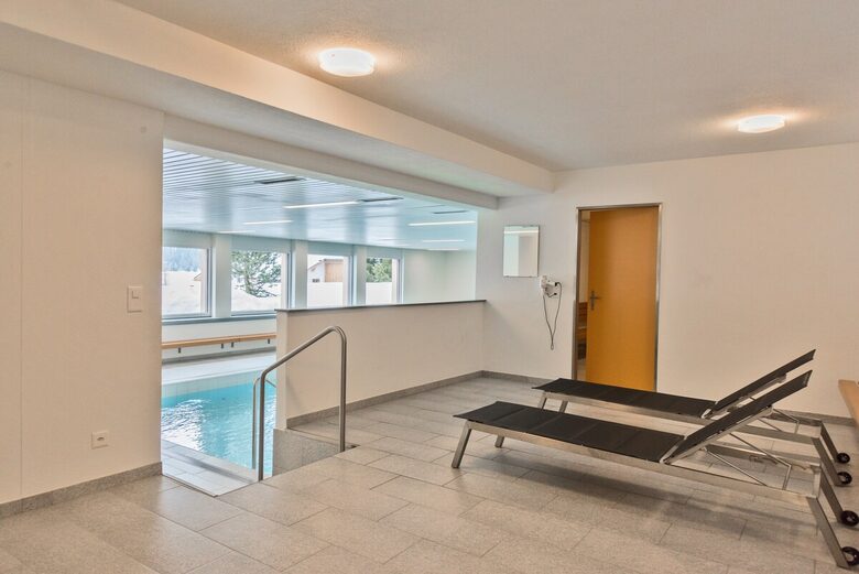 Elegant Ground-Floor Apartment with Shared Spa Access - Madulain, Switzerland