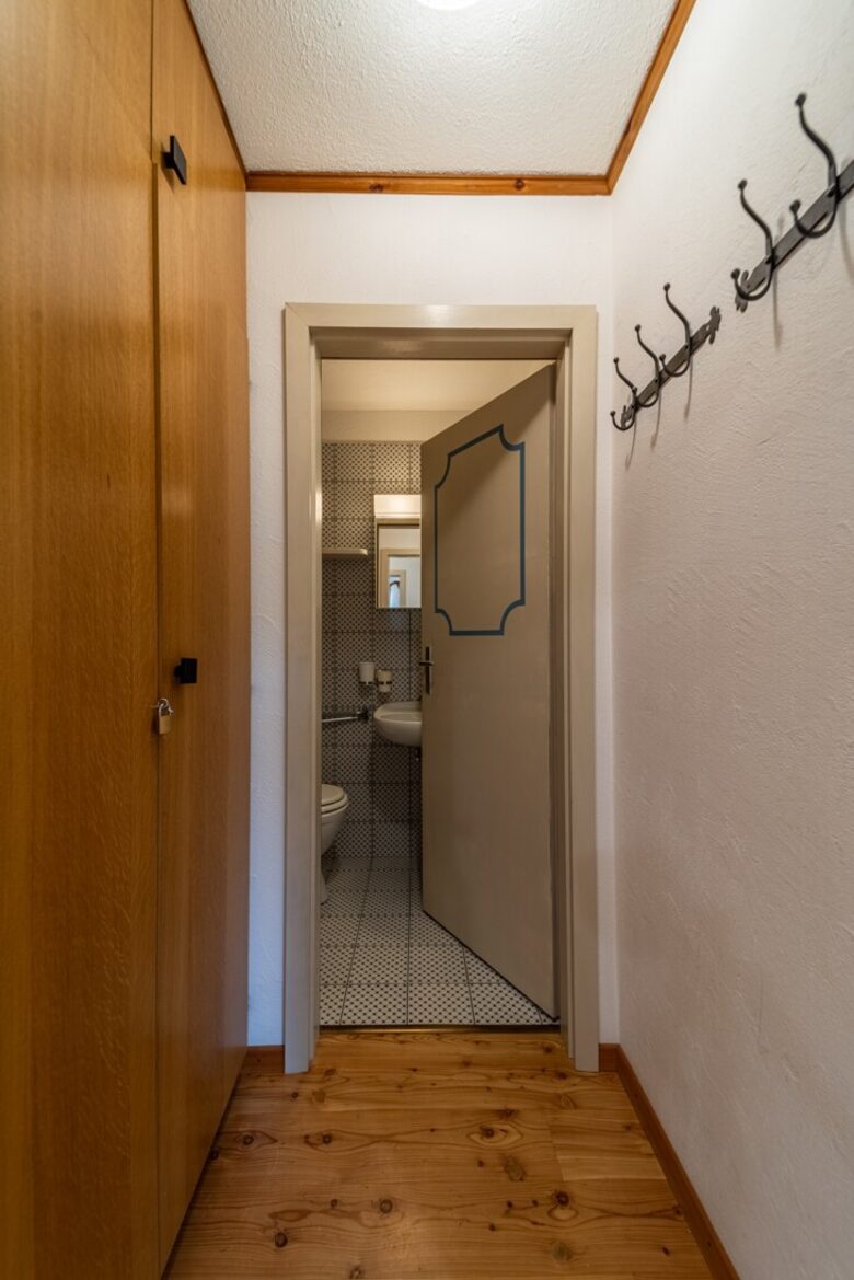 Elegant Ground-Floor Apartment with Shared Spa Access - Madulain, Switzerland