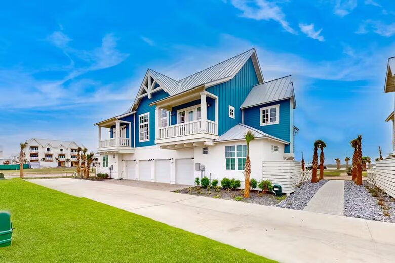 Coastal Luxury in Palmilla Beach Community - Port Aransas, Texas