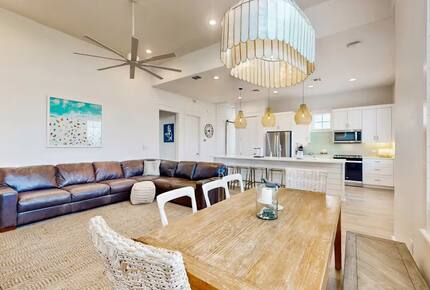 Coastal Luxury in Palmilla Beach Community - Port Aransas, Texas