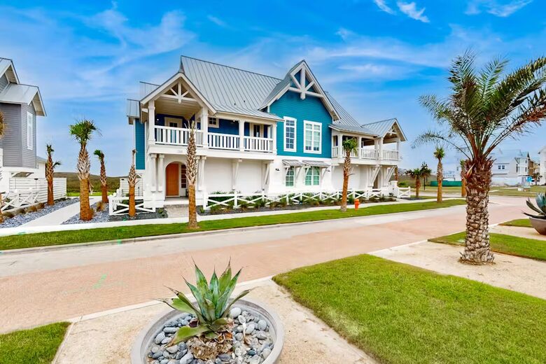 Coastal Luxury in Palmilla Beach Community - Port Aransas, Texas