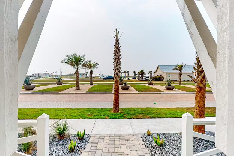 Coastal Luxury in Palmilla Beach Community - Port Aransas, Texas