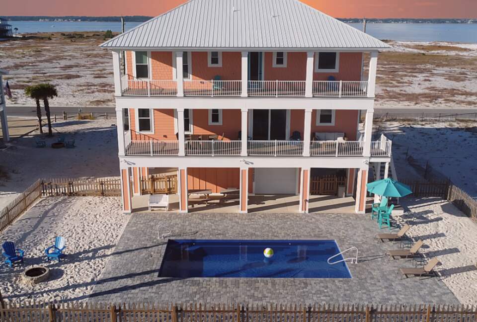 Peachy Queen Coastal Estate - Navarre, Florida