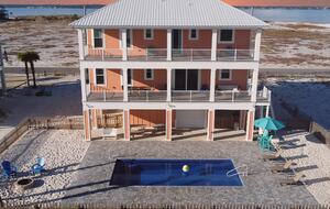 Peachy Queen Coastal Estate - Navarre, Florida