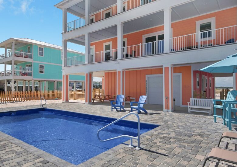 Peachy Queen Coastal Estate - Navarre, Florida