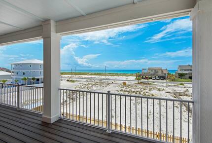 Peachy Queen Coastal Estate - Navarre, Florida