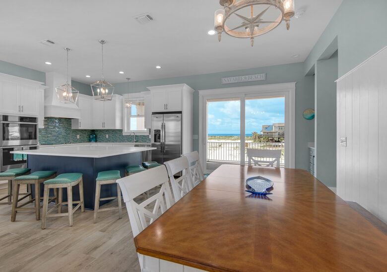 Peachy Queen Coastal Estate - Navarre, Florida