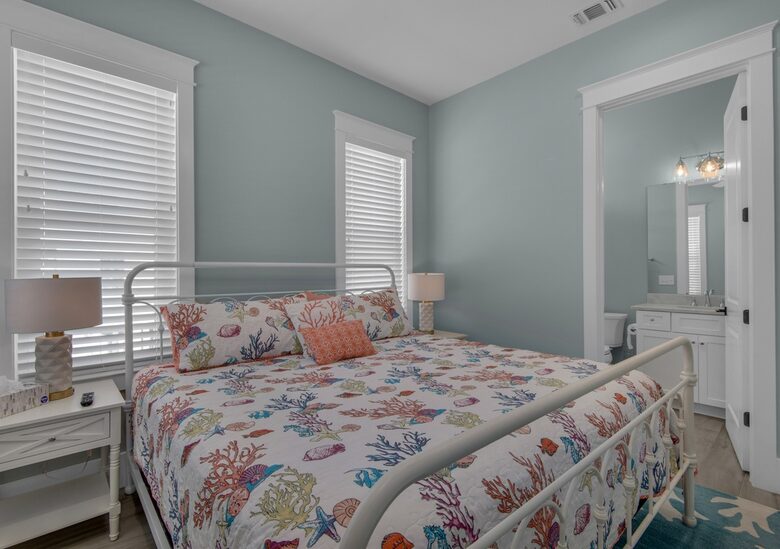 Peachy Queen Coastal Estate - Navarre, Florida