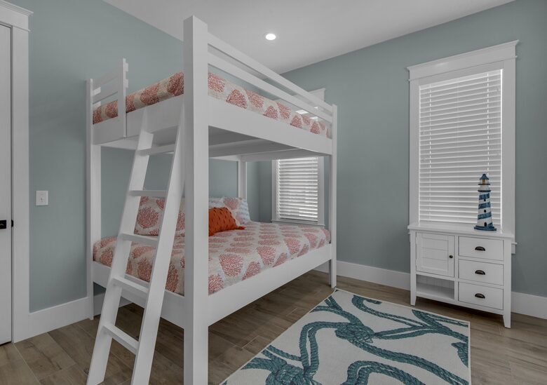 Peachy Queen Coastal Estate - Navarre, Florida