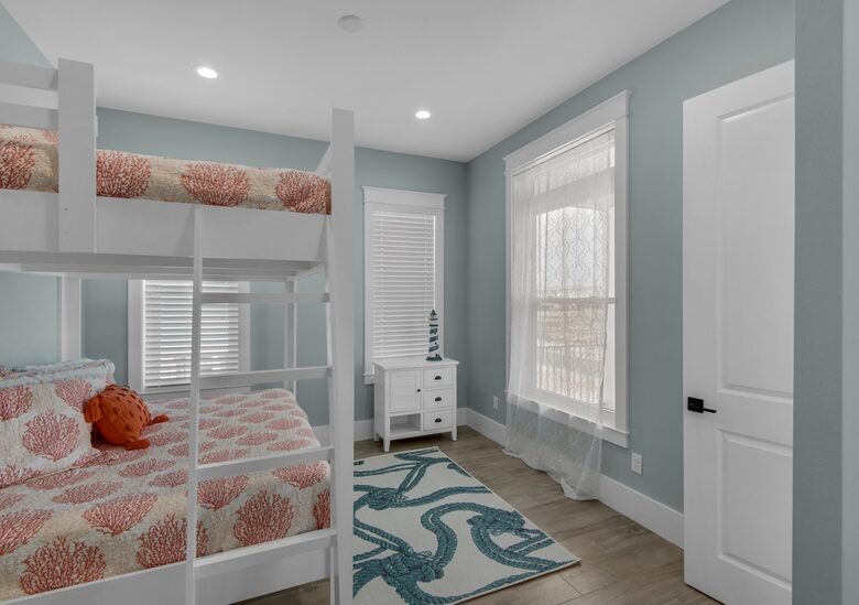 Peachy Queen Coastal Estate - Navarre, Florida