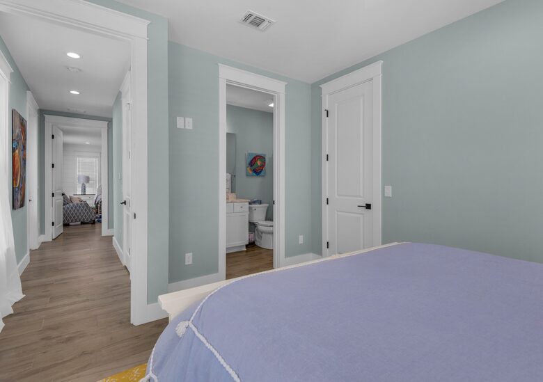 Peachy Queen Coastal Estate - Navarre, Florida