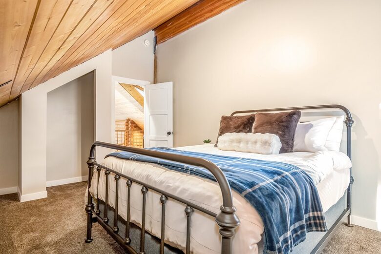 Summit Park Log Cabin Near Park City Resorts - Park City, Utah