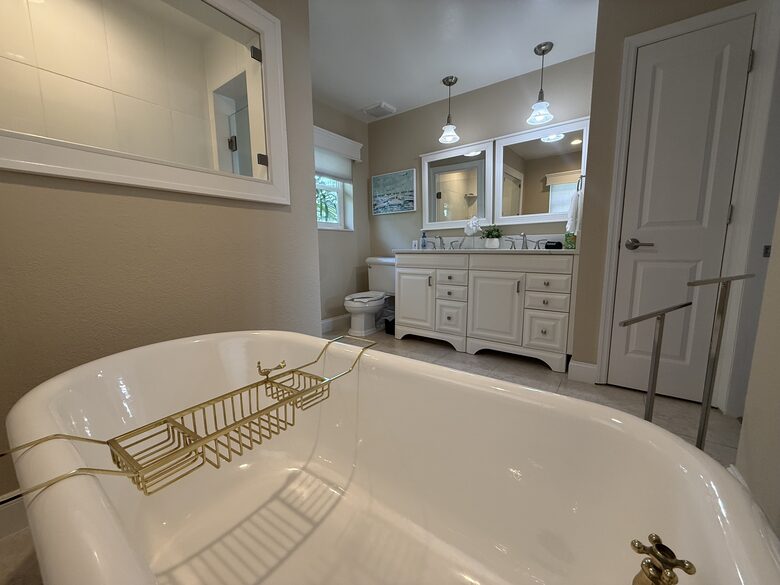 Waterfront Bradenton Home with Heated Pool - Bradenton, Florida