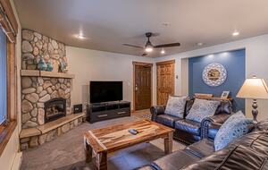 Stone Hearth Retreat at Ore House Plaza - Steamboat Springs, Colorado