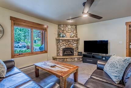 Stone Hearth Retreat at Ore House Plaza - Steamboat Springs, Colorado