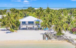 Oceanfront Modern Retreat with Private Beach and Dock - Islamorada, Florida