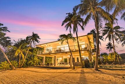 Oceanfront Modern Retreat with Private Beach and Dock - Islamorada, Florida