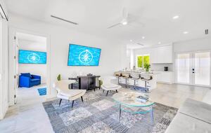 Oceanfront Modern Retreat with Private Beach and Dock - Islamorada, Florida