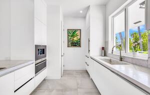 Oceanfront Modern Retreat with Private Beach and Dock - Islamorada, Florida