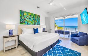 Oceanfront Modern Retreat with Private Beach and Dock - Islamorada, Florida