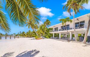 Oceanfront Modern Retreat with Private Beach and Dock - Islamorada, Florida