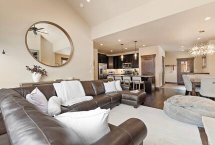 Keystone Townhome with Hot Tub & Shuttle Access - Keystone, Colorado