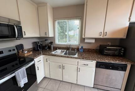 San Diego Stay Near Dining, Breweries & Balboa Park - San Diego, California