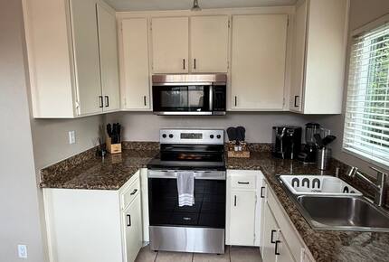 San Diego Stay Near Dining, Breweries & Balboa Park - San Diego, California