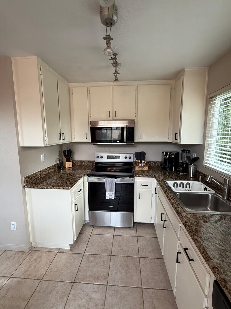 San Diego Stay Near Dining, Breweries & Balboa Park - San Diego, California