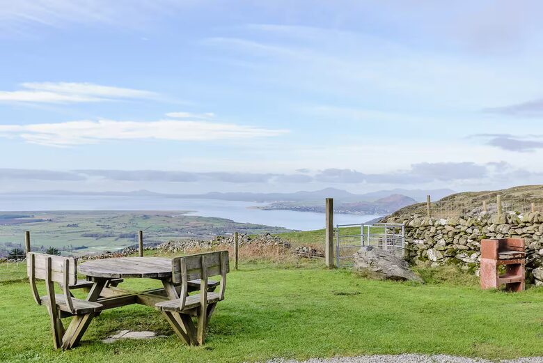 Elegant Escape Above Harlech - Harlech, United Kingdom