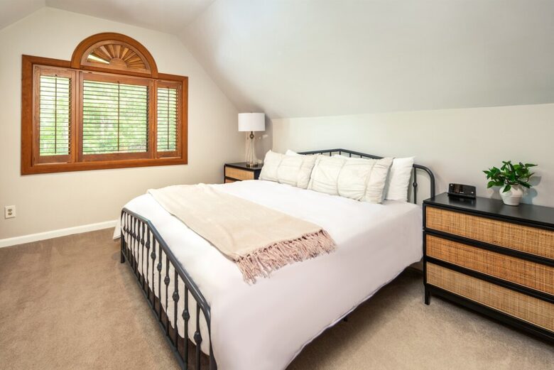 Glenville Lake House with Scenic Views - Glenville, North Carolina