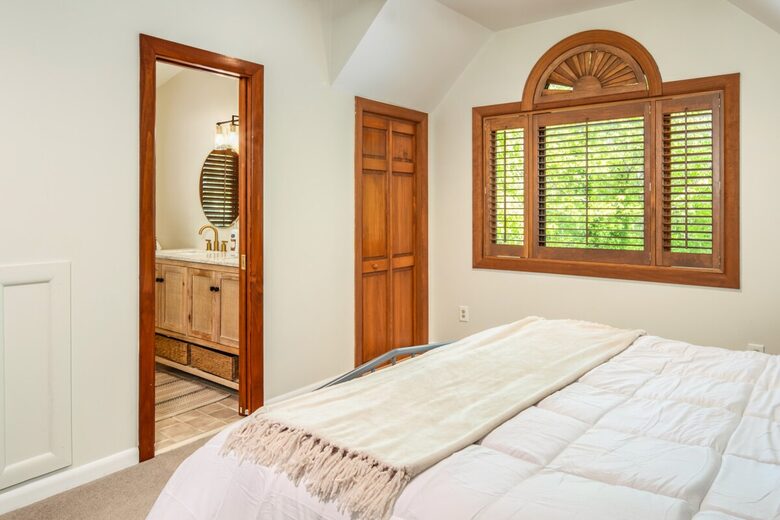 Glenville Lake House with Scenic Views - Glenville, North Carolina