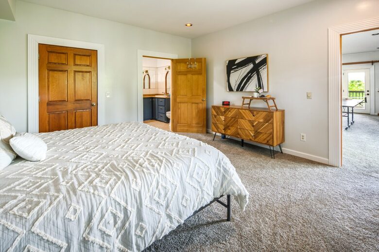 Glenville Lake House with Scenic Views - Glenville, North Carolina